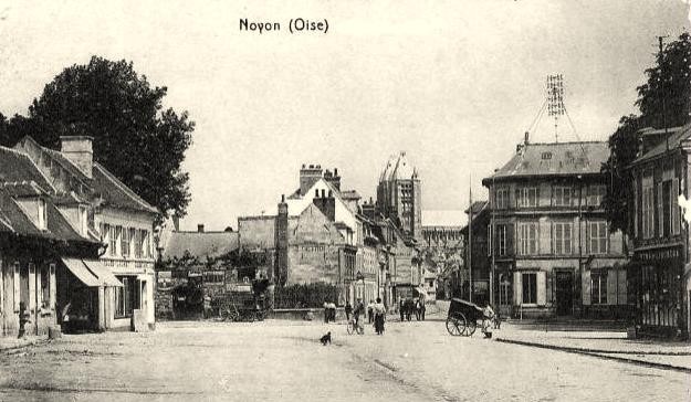 Noyon oise cpa rue 