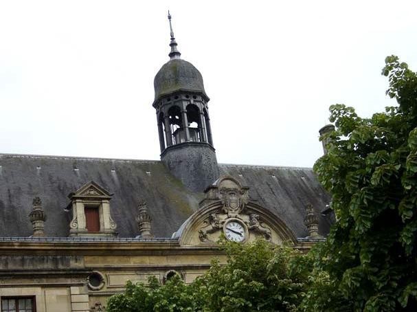 Noyon oise hotel de ville le campanile