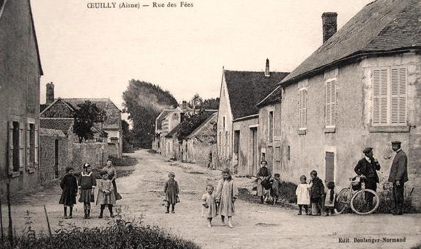 Oeuilly (Aisne) CPA rue des fées