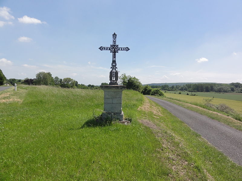 Oeuilly (Aisne) croix de chemin