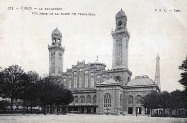 La place du Trocadéro, cpa