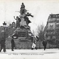 La place Victor Hugo, cpa