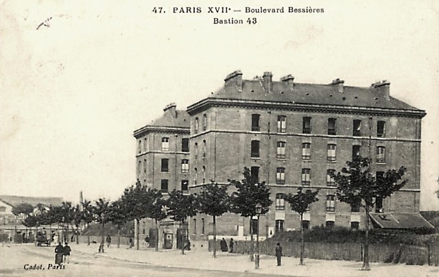 Un bastion bld Bessière, cpa