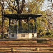 Paris 75 un kiosque a musique