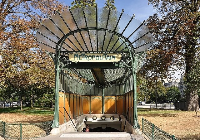 Station Guimard Porte Dauphine