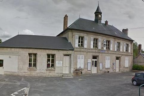 Pernant (Aisne) La mairie