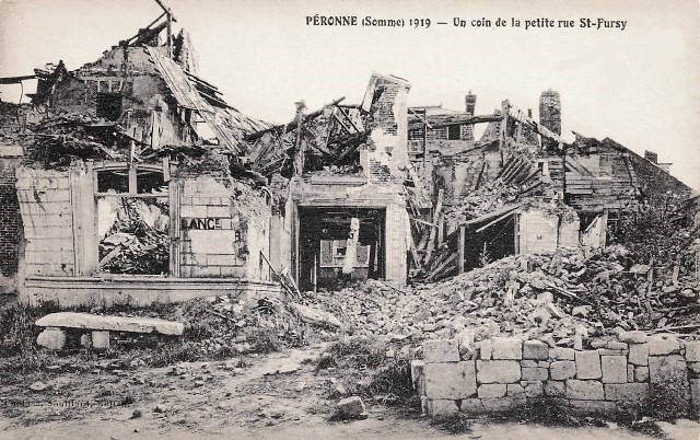 Peronne somme 1914 1918 la petite rue saint fursy cpa