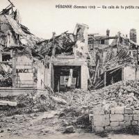 Peronne somme 1914 1918 la petite rue saint fursy cpa
