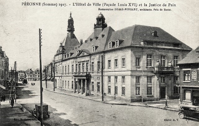 Peronne somme l hotel de ville en 1927 cpa