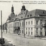 Peronne somme l hotel de ville en 1927 cpa