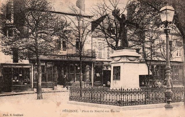 Peronne somme la place du marche aux herbes cpa