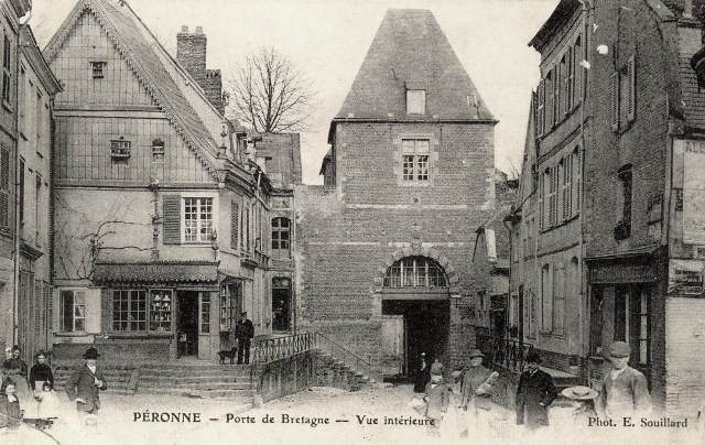 Peronne somme la porte de bretagne cpa