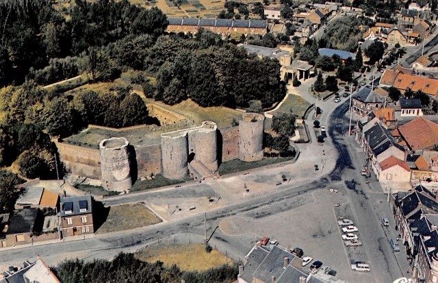 Peronne somme vue aerienne sur le chateau cpa