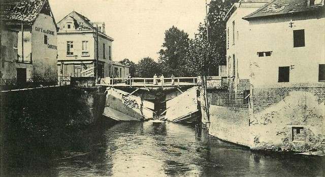 Picquigny somme 1914 1918 le pont detruit cpa