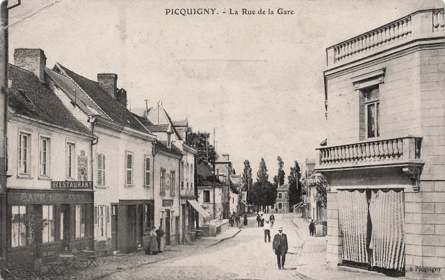 Picquigny somme la rue de la gare cpa