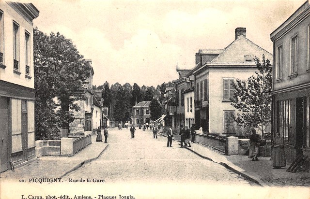 Picquigny somme la rue de la gare cpa