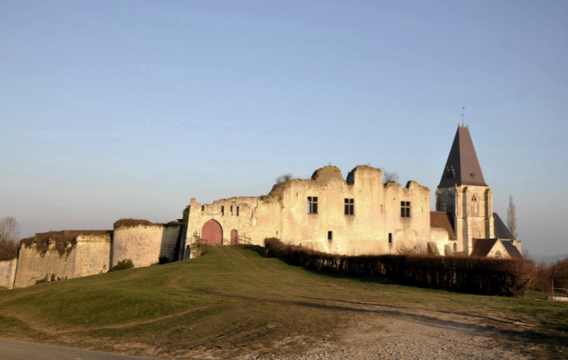 Picquigny somme le chateau et l eglise