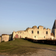 Picquigny somme le chateau et l eglise