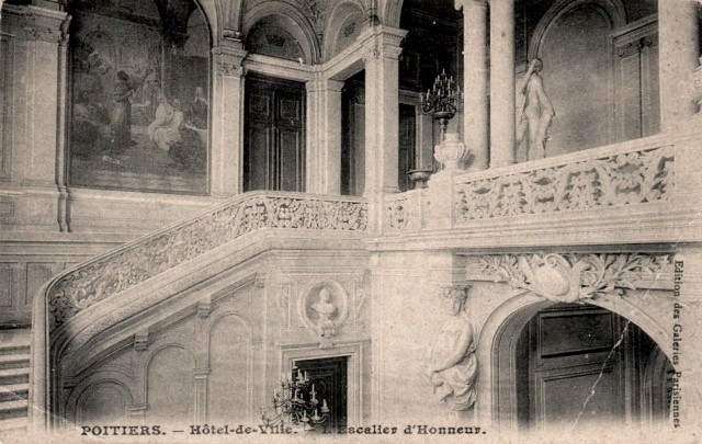 Poitiers vienne l hotel de ville interieur cpa