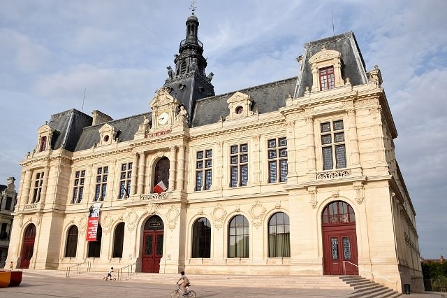 Poitiers vienne l hotel de ville