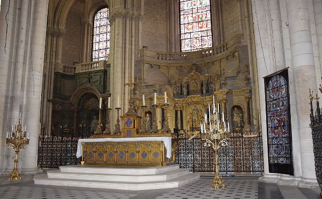 Poitiers vienne la cathedrale saint pierre interieur