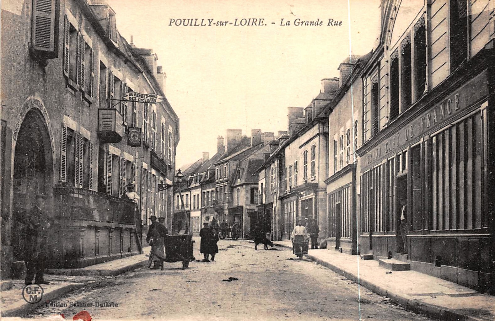 Pouilly-sur-Loire (Nièvre) La grande rue CPA