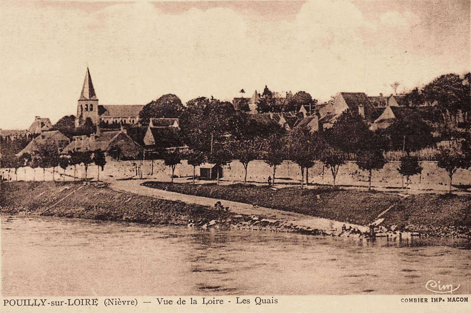 Pouilly-sur-Loire (Nièvre) La Loire CPA