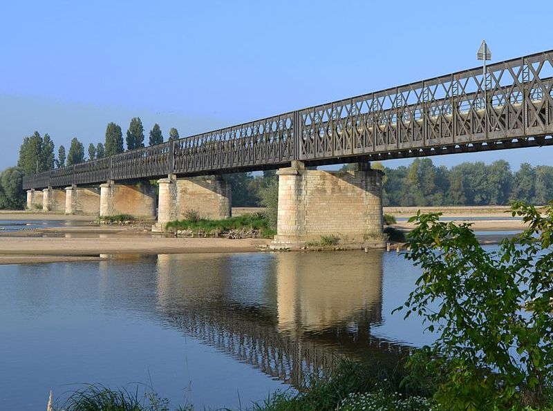 Pouilly-sur-Loire (Nièvre) Le pont