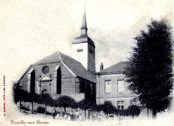 Pouilly-sur-Meuse (Meuse) L'église Saint Martin CPA