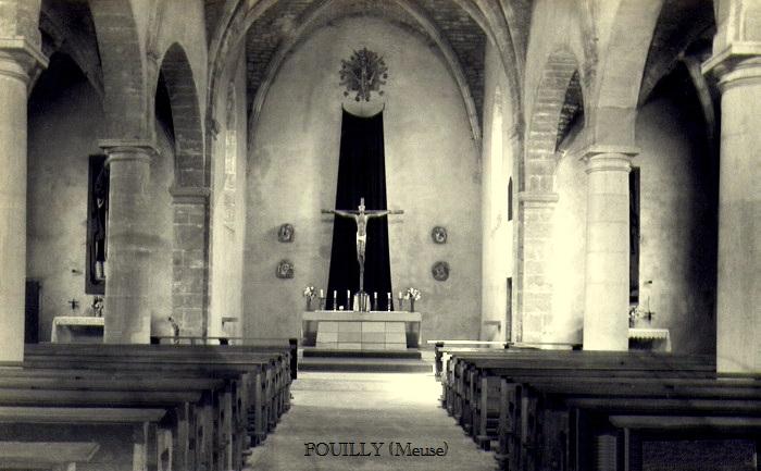 Pouilly-sur-Meuse (Meuse) L'église Saint Martin CPA