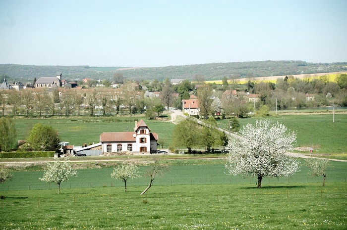 Pouilly-sur-Meuse (Meuse) La gare