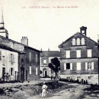 Pouilly-sur-Meuse (Meuse) La mairie et les écoles CPA
