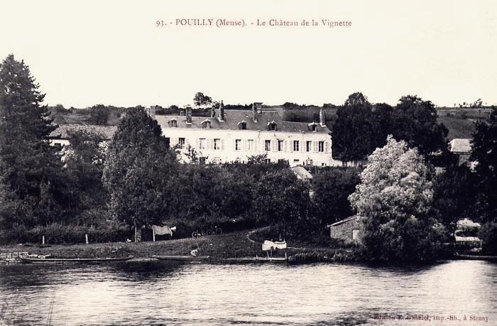 Pouilly-sur-Meuse (Meuse) Le château de La Vignette CPA