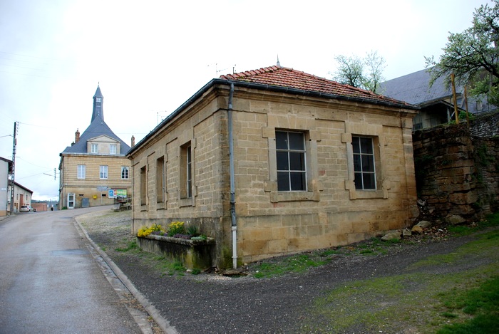 Pouilly-sur-Meuse (Meuse) Le lavoir