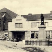 Pouilly-sur-Meuse (Meuse) Les écoles CPA