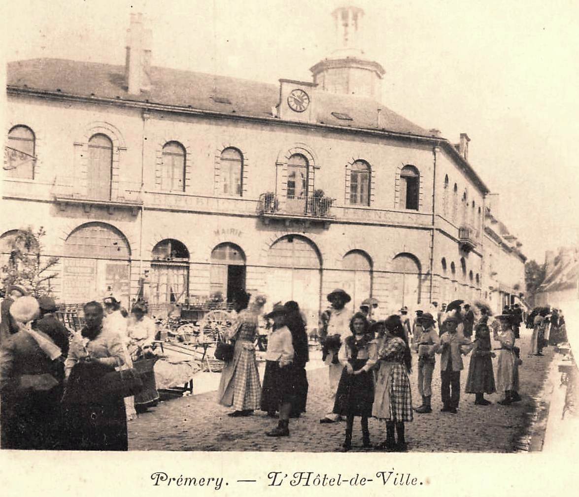 Prémery (Nièvre) L'Hôtel de ville CPA