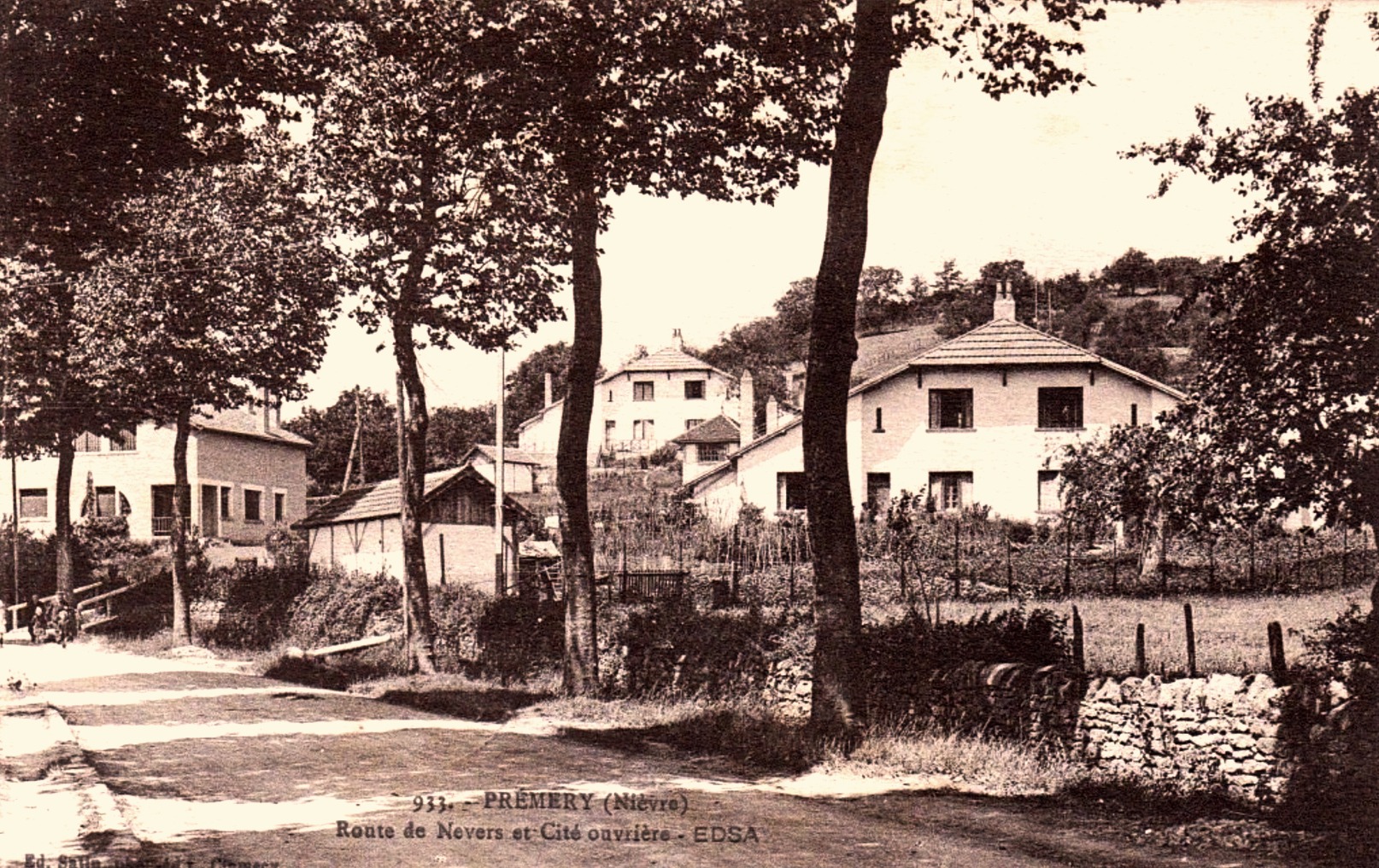 Prémery (Nièvre) La route de Nevers CPA