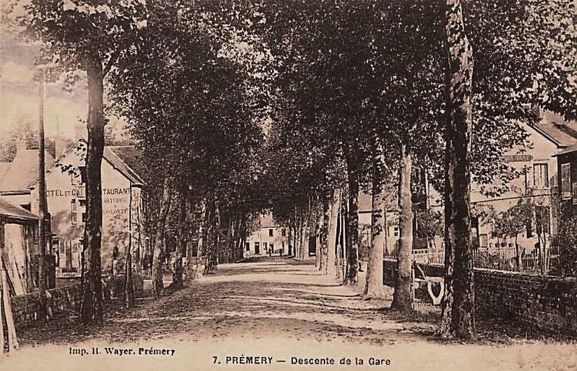 Prémery (Nièvre) La rue de la Gare CPA