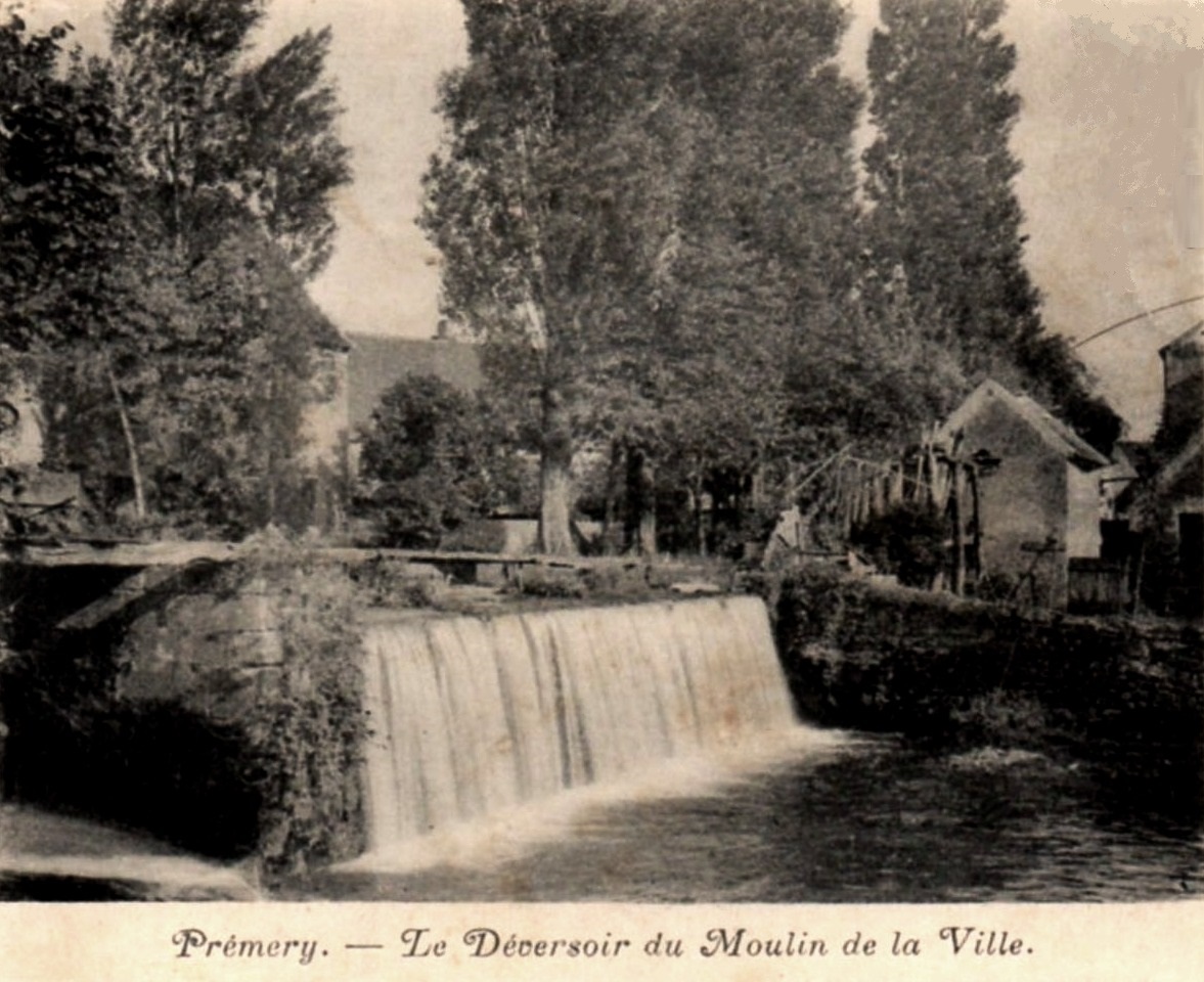 Prémery (Nièvre) Le déversoir du moulin CPA