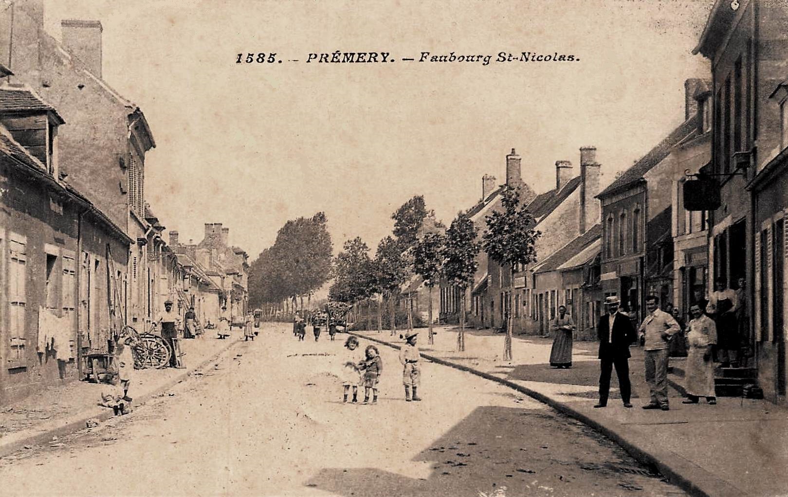 Prémery (Nièvre) Le faubourg Saint Nicolas CPA