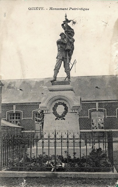 Quievy 59 le monument aux morts cpa