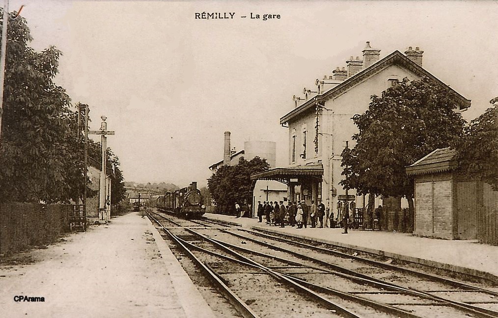 Rémilly (Nièvre) La gare CPA