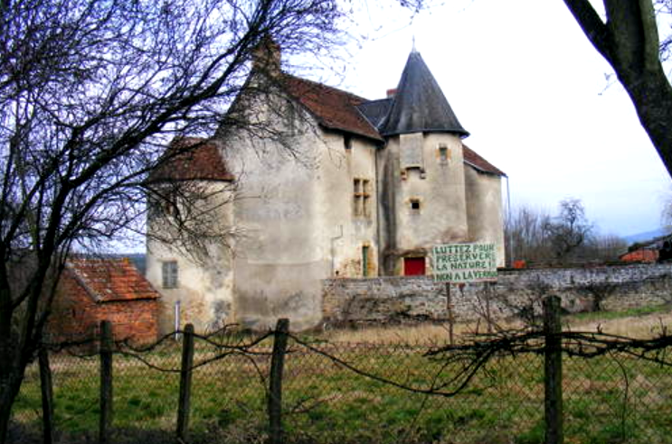 Rémilly (Nièvre) Le château du bourg