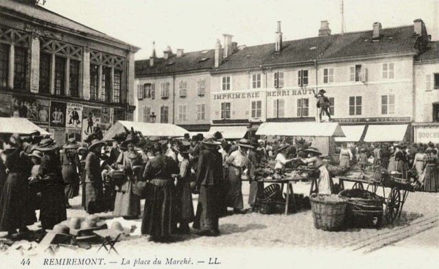 Remiremont 88 la place du marche cpa