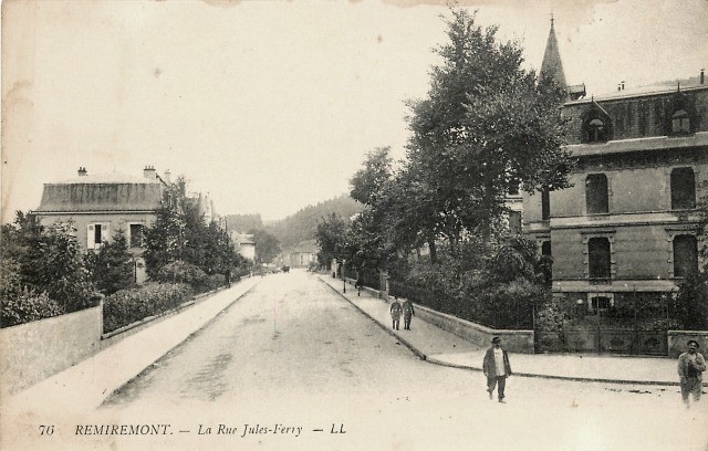 Remiremont 88 la rue jules ferry cpa