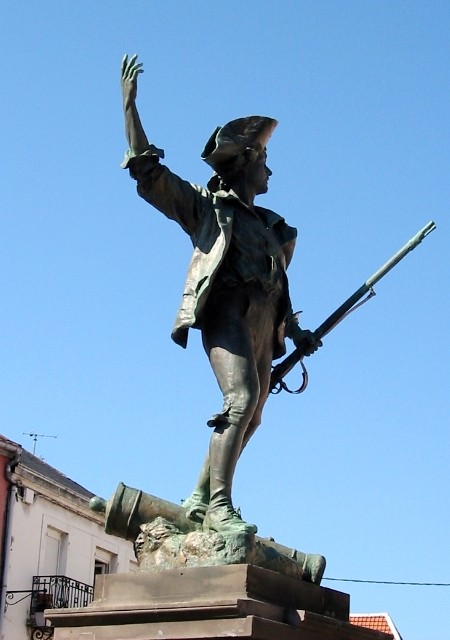 Remiremont 88 la statue du volontaire 1872