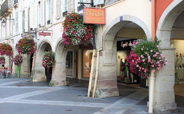 Remiremont 88 les arcades