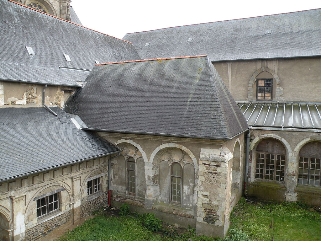 Rennes (Ille-et-Vilaine) L'ancien couvent des Jocobins, cour intérieure