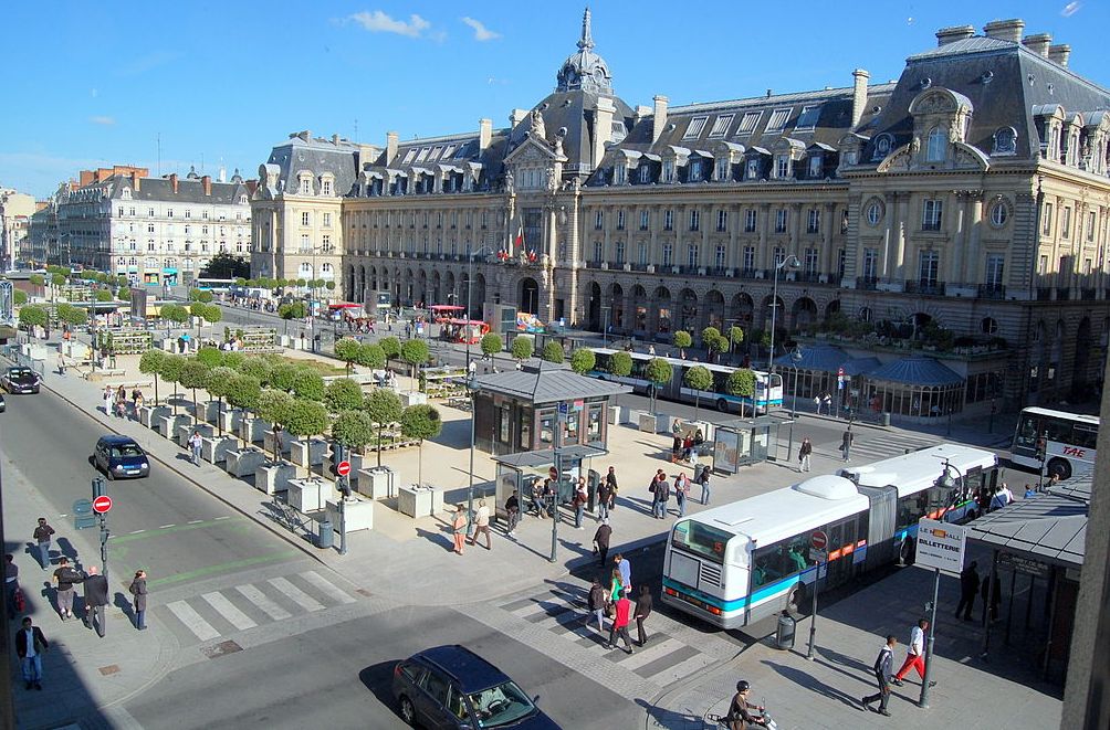 Rennes (Ille-et-Vilaine) La Place de la République