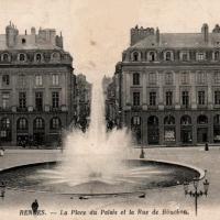 La Place du Palais et la rue de Bourbon CPA